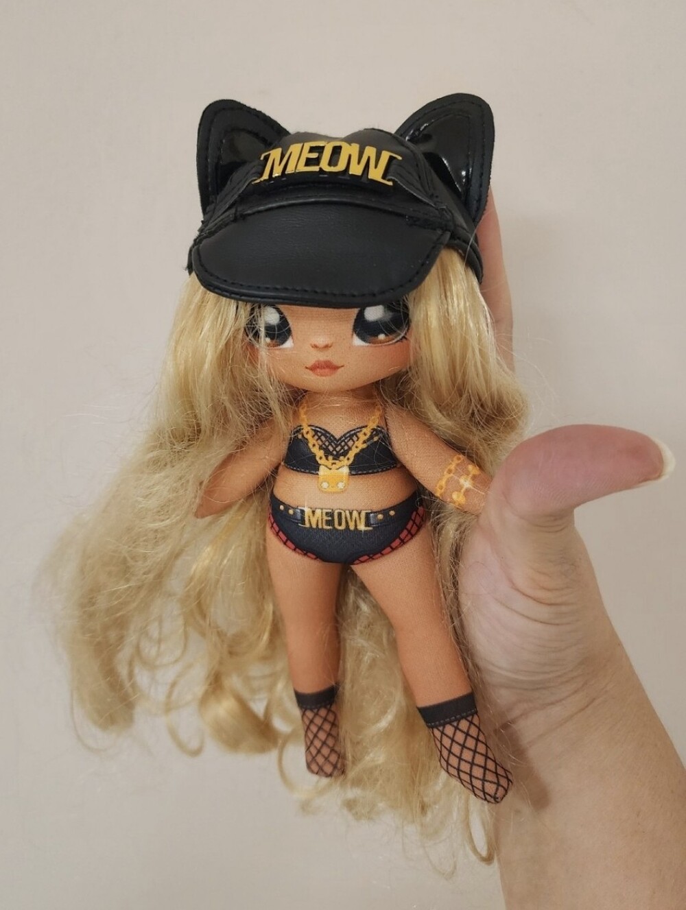 Na Na Na Surprise Sasha Scratch Doll